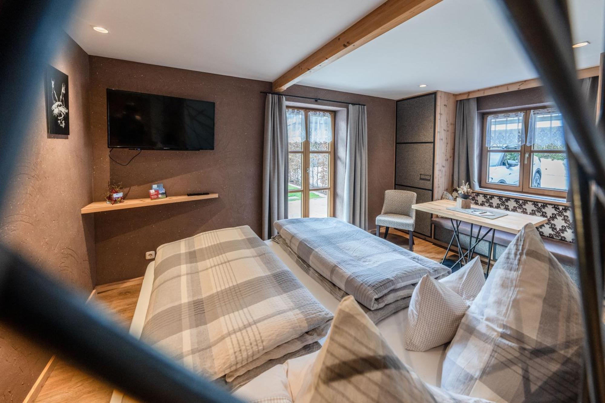 Апартаменты Haus Daheim Миттенвальд Экстерьер фото