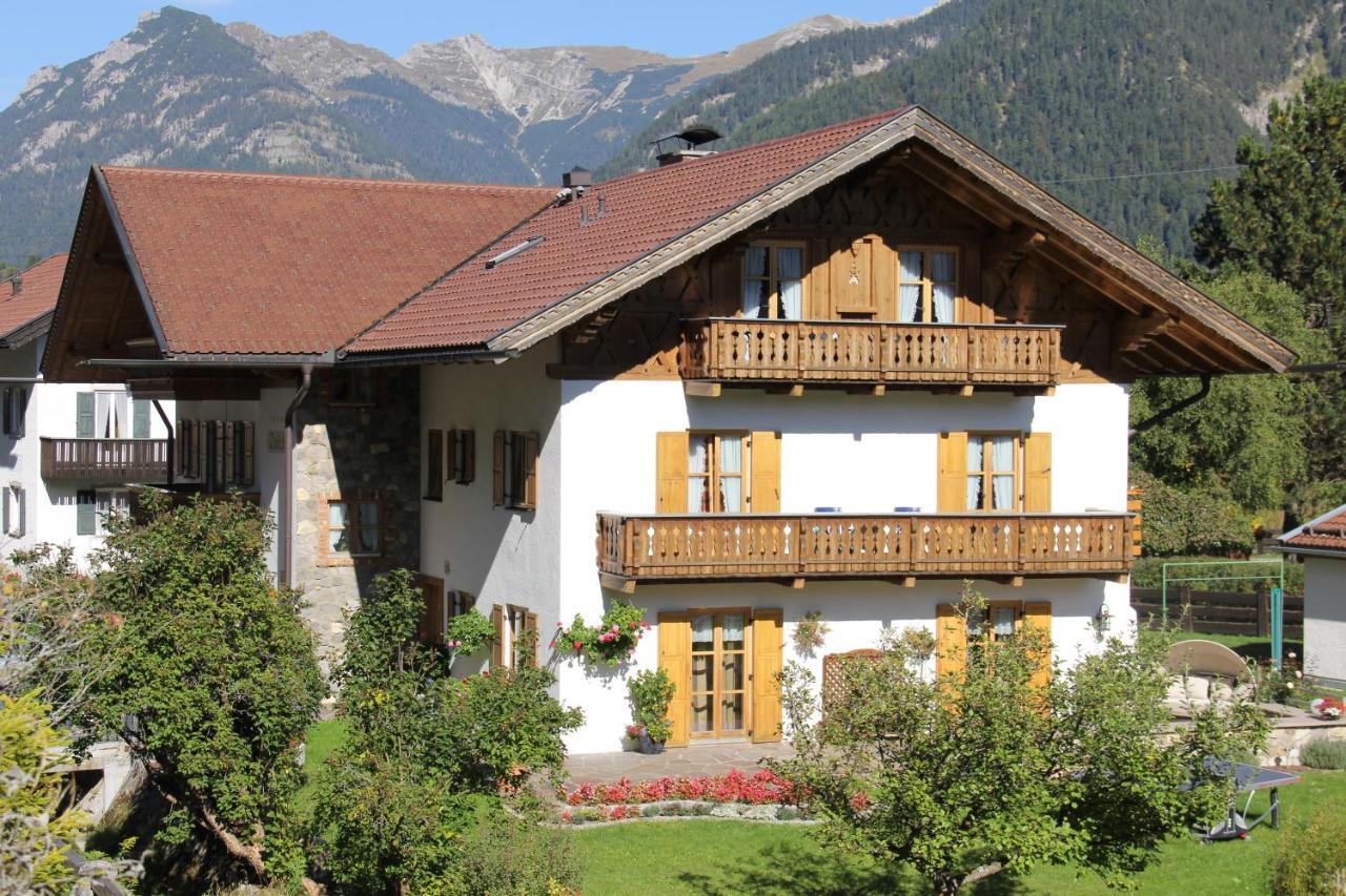Апартаменты Haus Daheim Миттенвальд Экстерьер фото